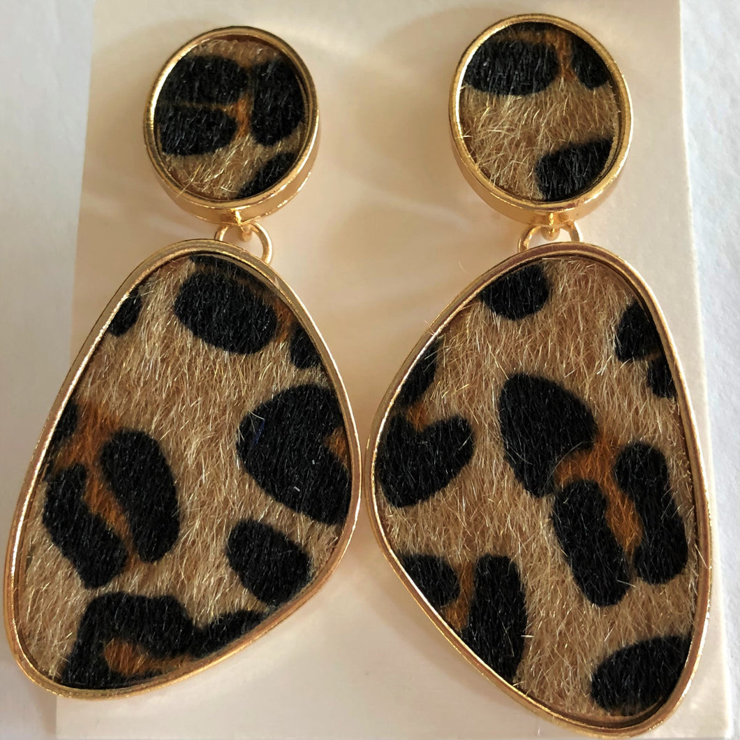 AA210 Stylish Animal Print Dangle Earrings