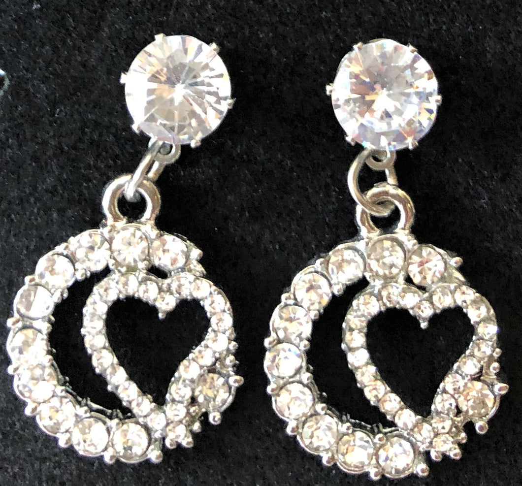 AA300 Circled Crystal Heart Earrings