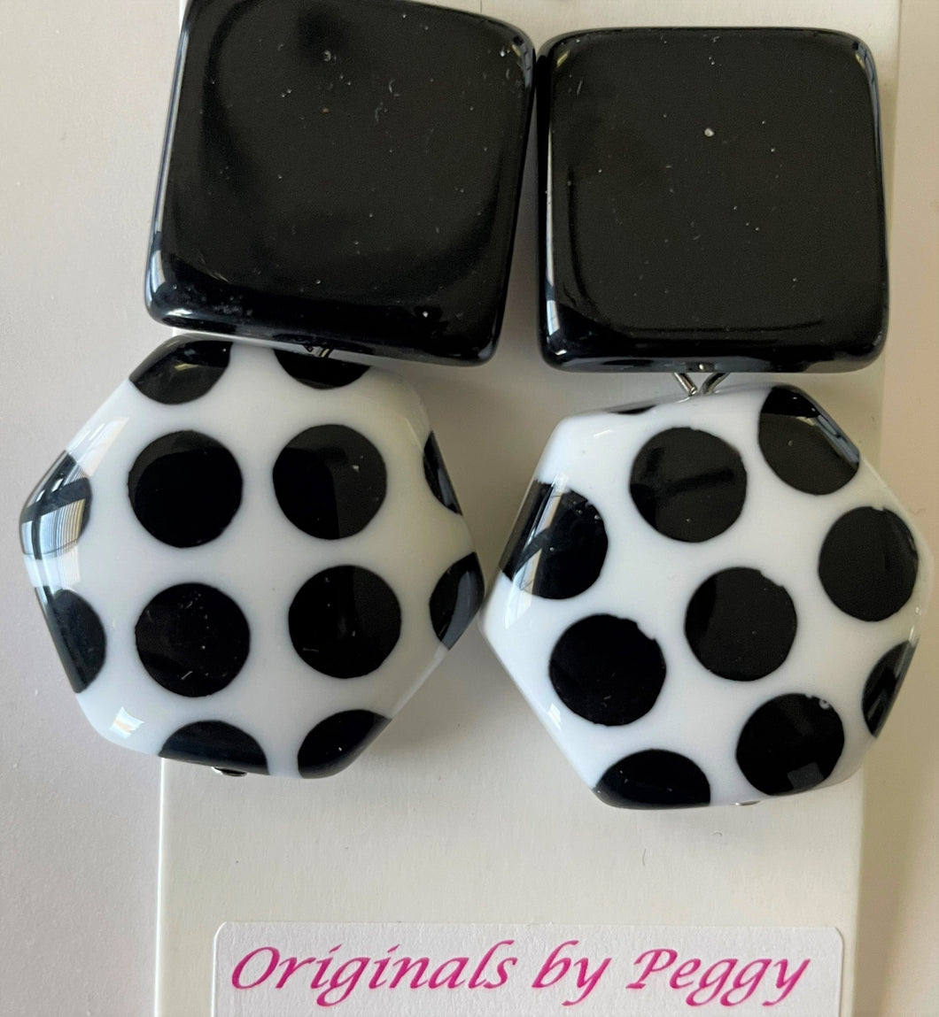 AOR120 Black and White Polka Dot Acrylic Drop Earrings