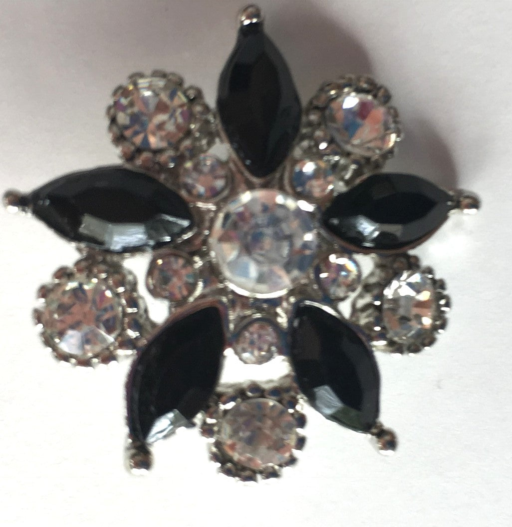 B6000 Large Black/White Crystal Button