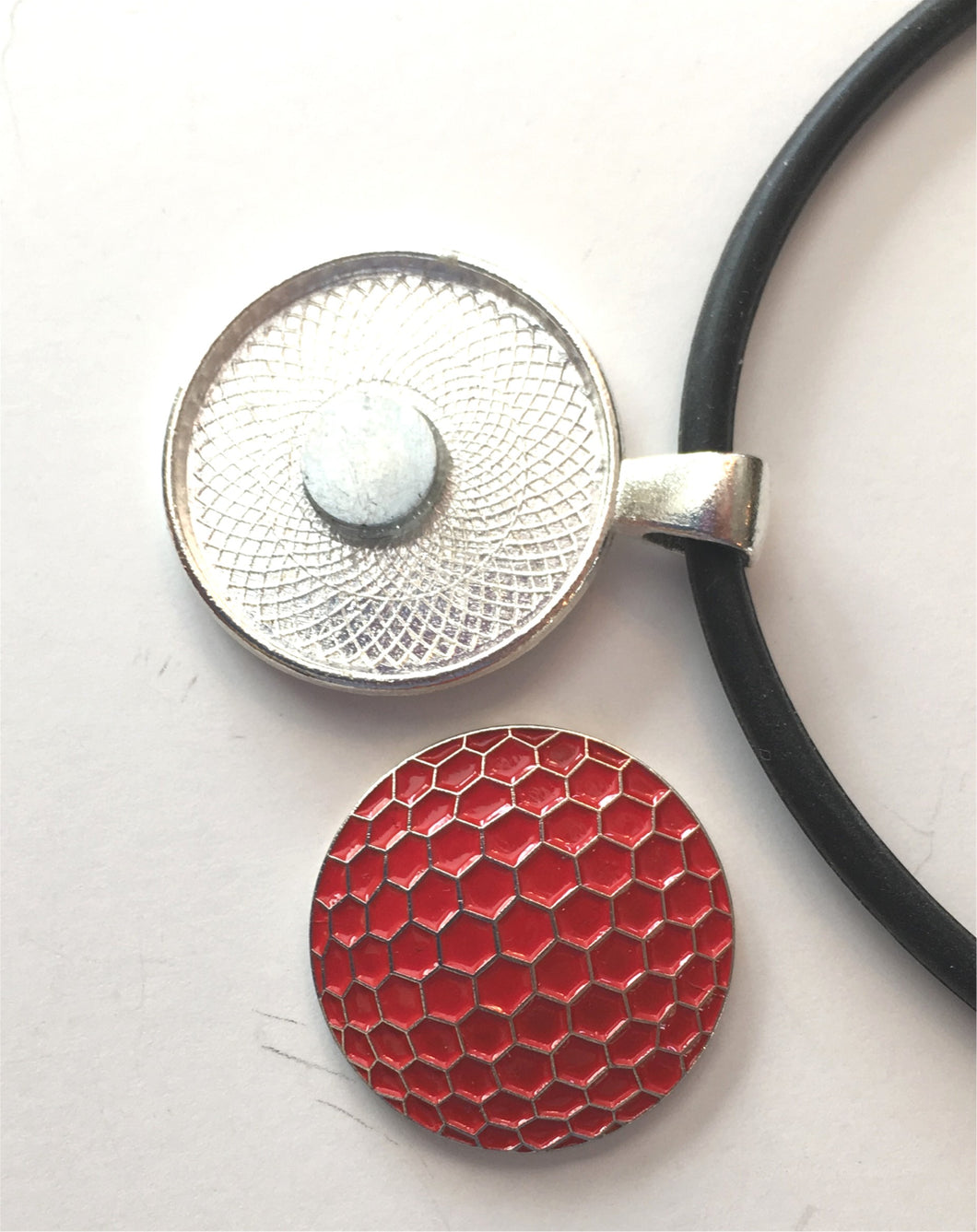 GM2400 Red Ball Golf Ball Marker