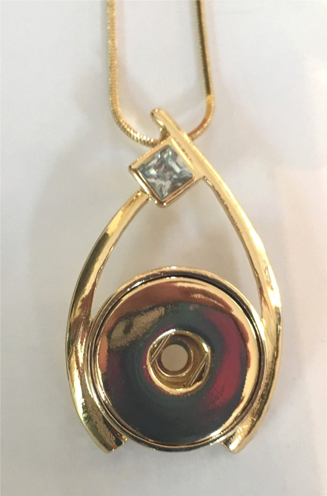 GN700 Simply elegant Goldtone Necklace