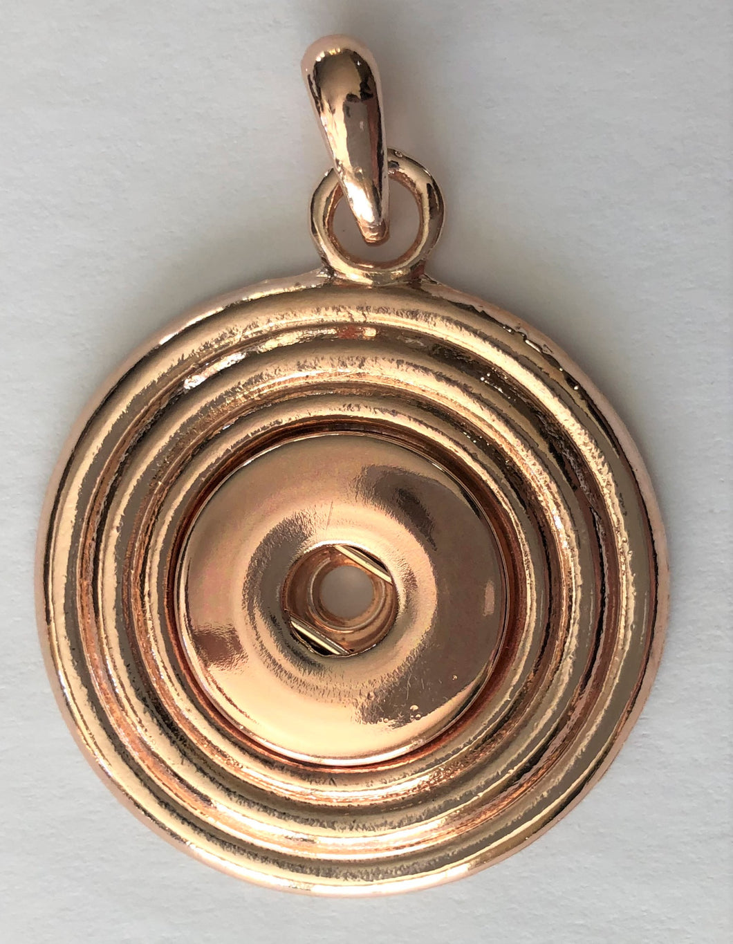 P1910 Elegant Circular Rose Gold Pendant