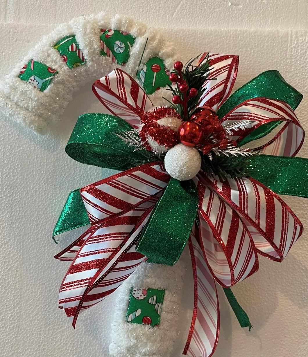 Wreath Candy Cane White with Green Trim