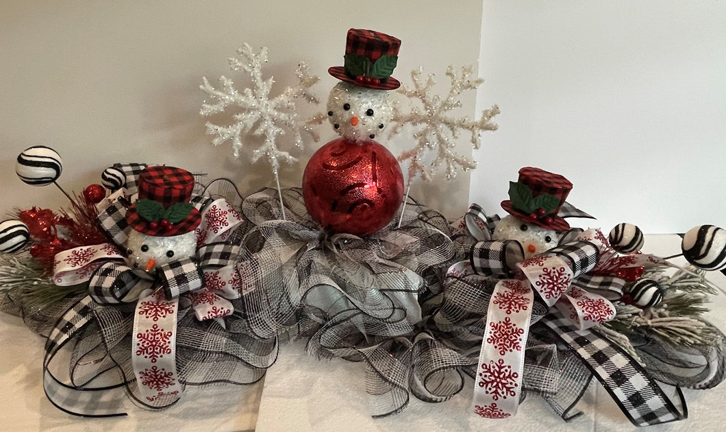 Wreath Snowman Centerpiece Garland